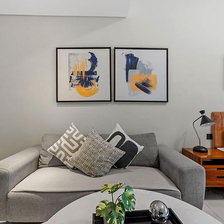 Apartamento Unlock J One Downtown Dubái Exterior foto