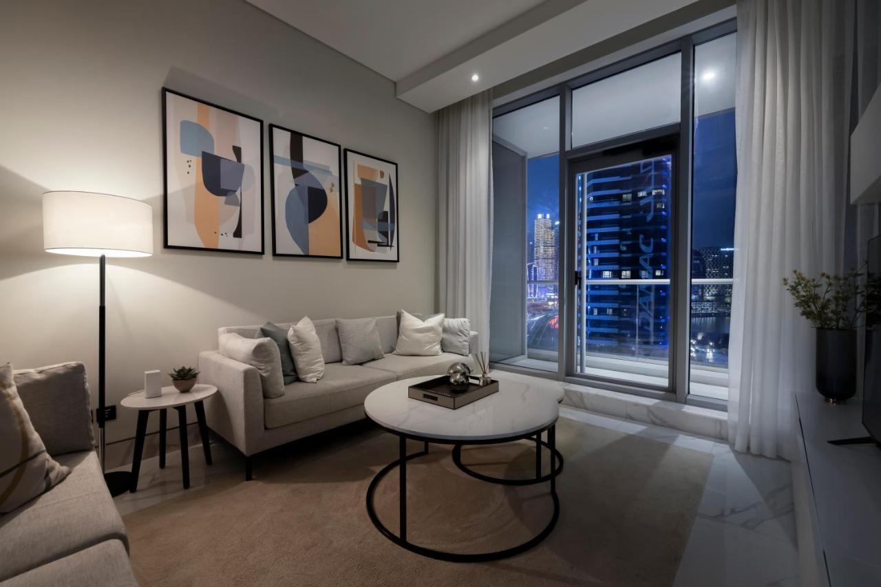 Apartamento Unlock J One Downtown Dubái Exterior foto