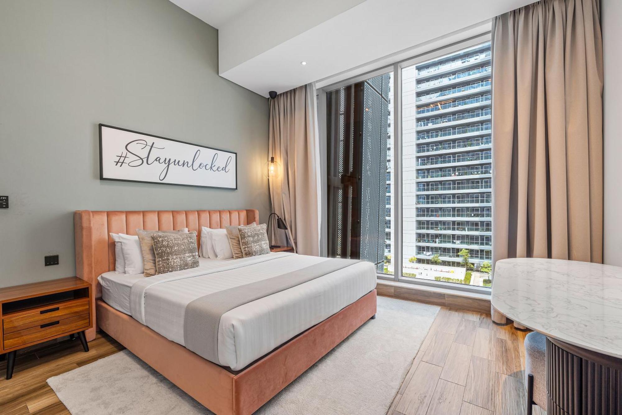 Apartamento Unlock J One Downtown Dubái Exterior foto