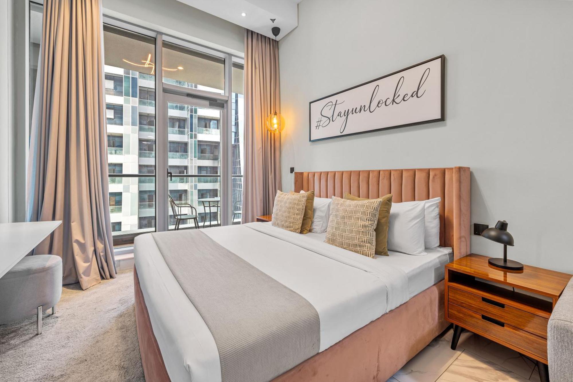 Apartamento Unlock J One Downtown Dubái Exterior foto
